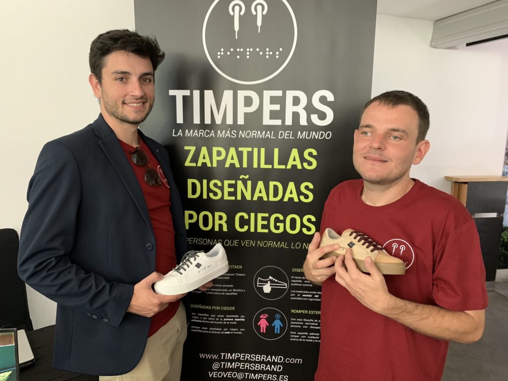 Diego y Aitor en la presentación de su marca de zapatillas en Sevilla